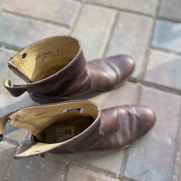 Frye Boots 6 - Picture 2 of 4